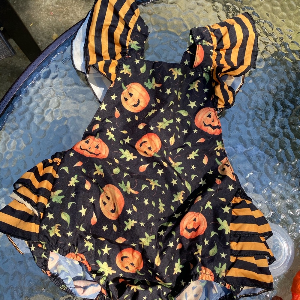 Baby girl Halloween outfit ruffle romper 🎃